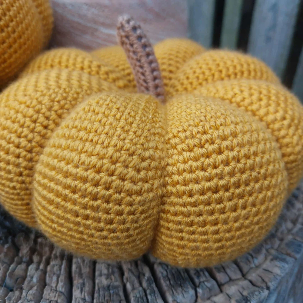 Háčkovaná dýně - 21 cm 
