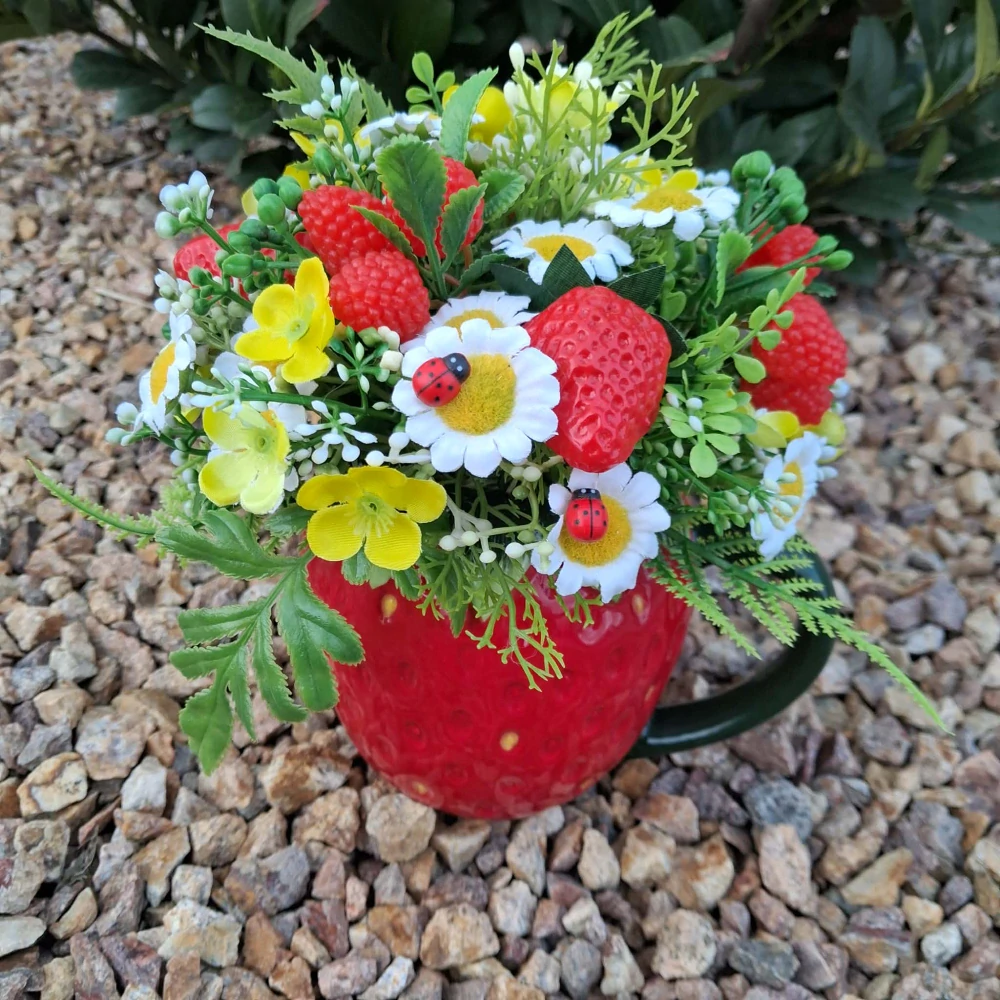 Dekorace jahodový hrnek - 20 cm