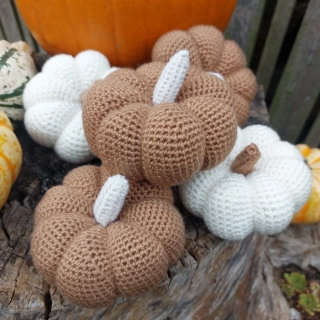 Háčkovaná dýně - 12 cm 