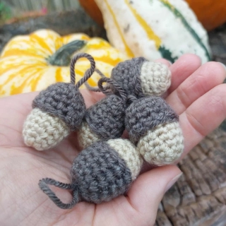 Háčkované žaludy - 5 ks